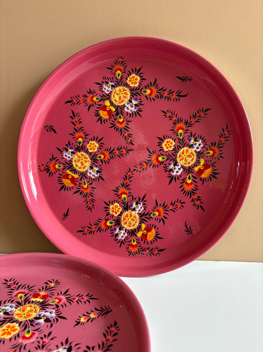 Serving tray – dark pink flowers