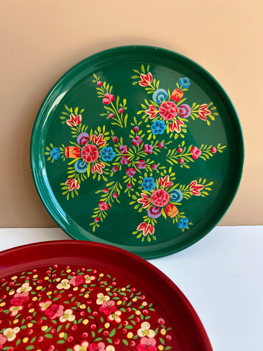 Serving tray – red garden
