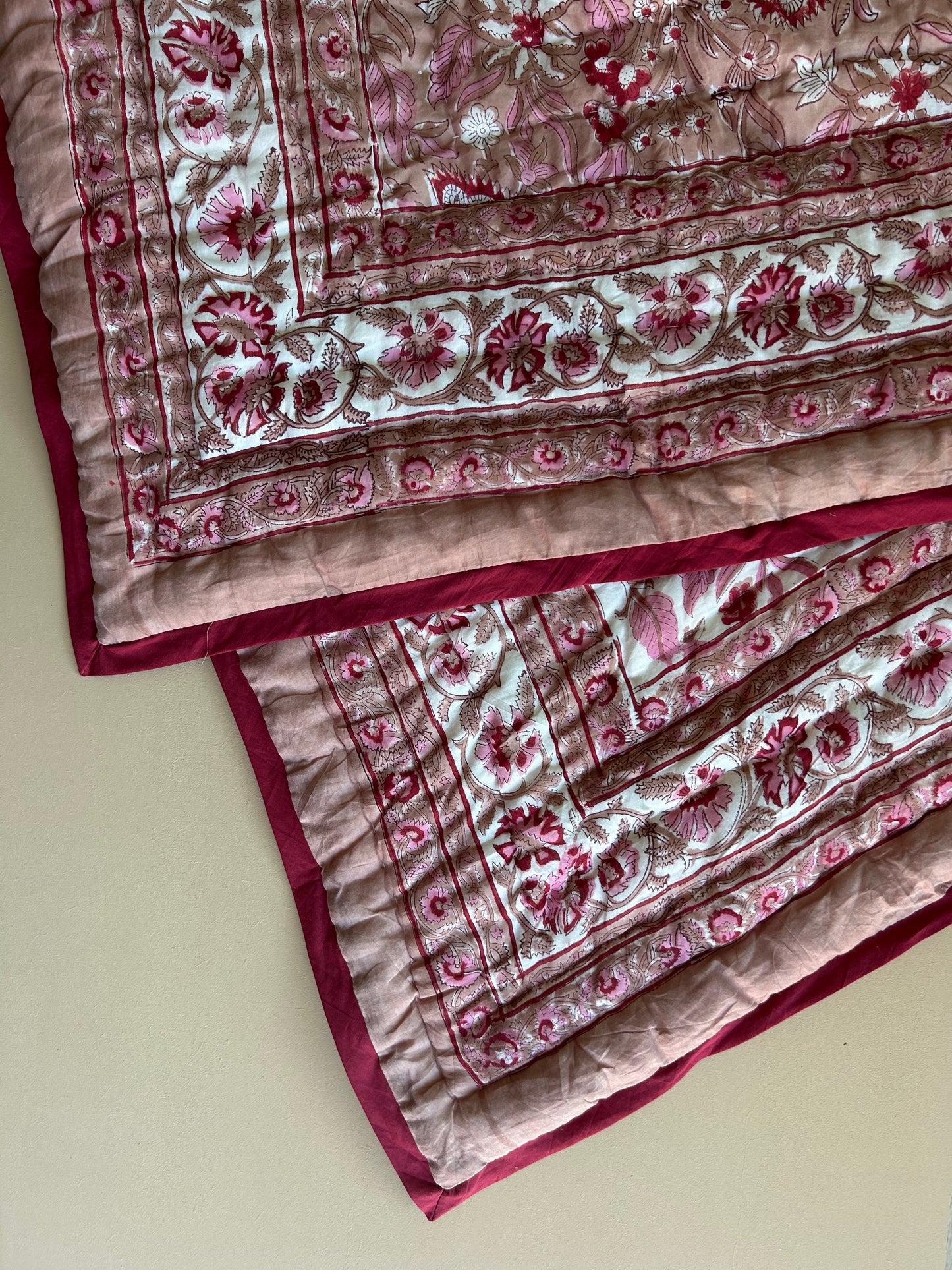 Padded blanket - burgundy/beige