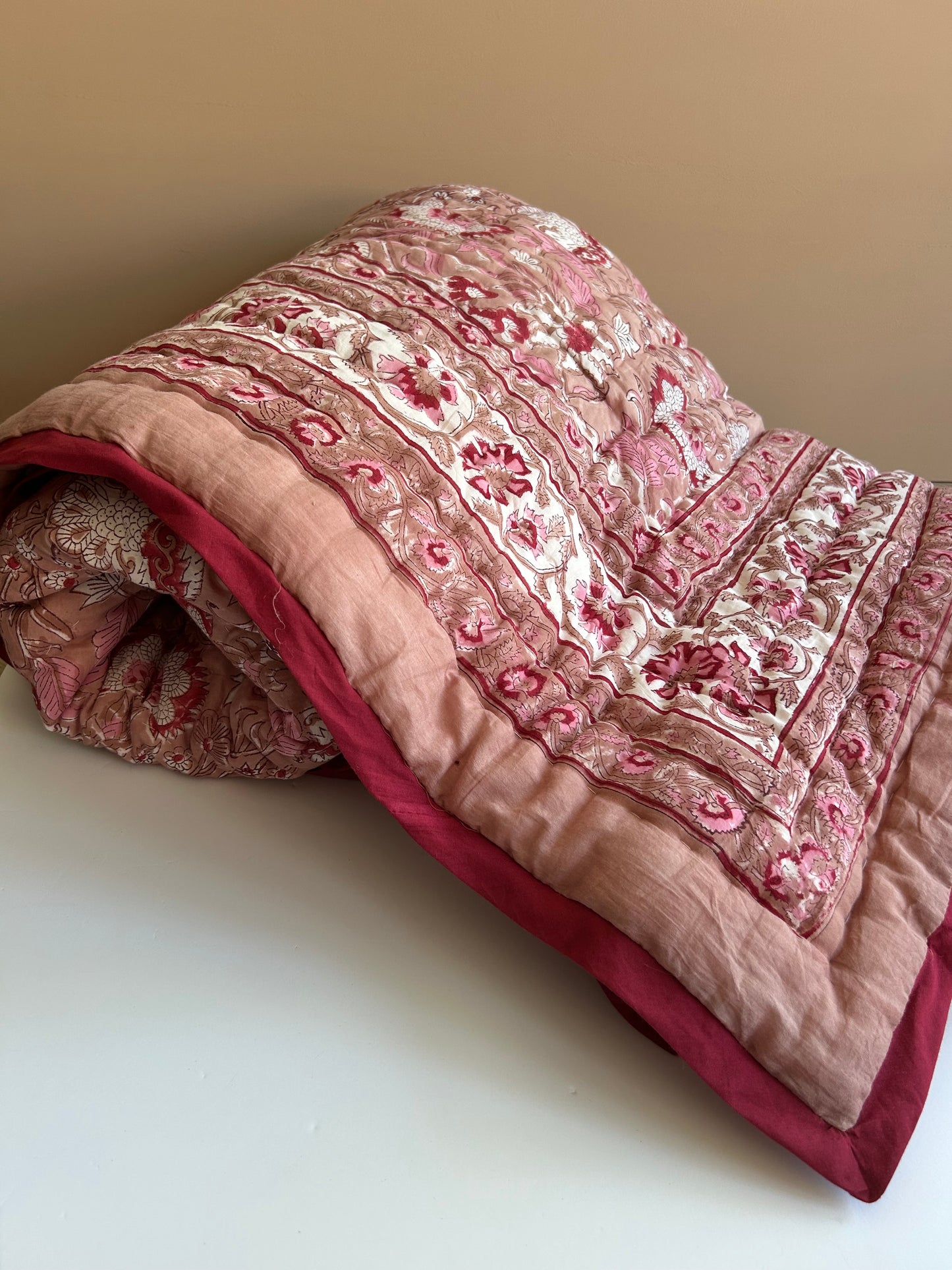 Padded blanket - burgundy/beige