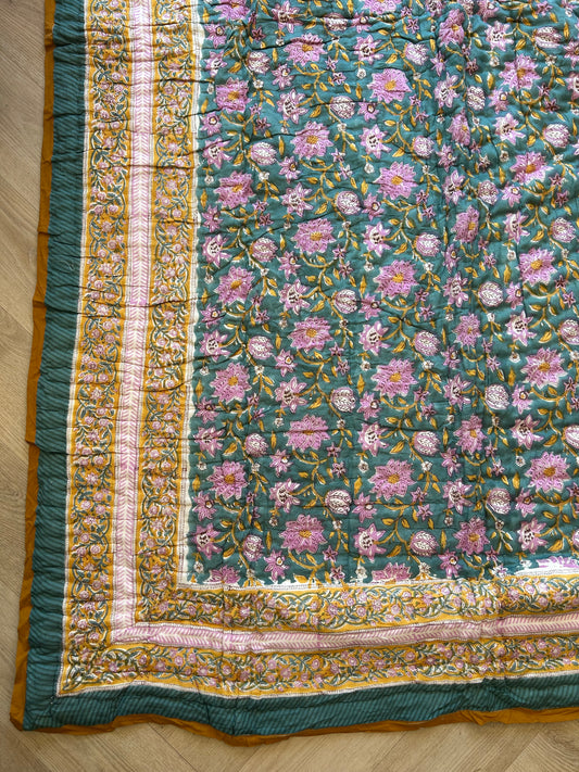 Padded blanket - green-blue/ochre