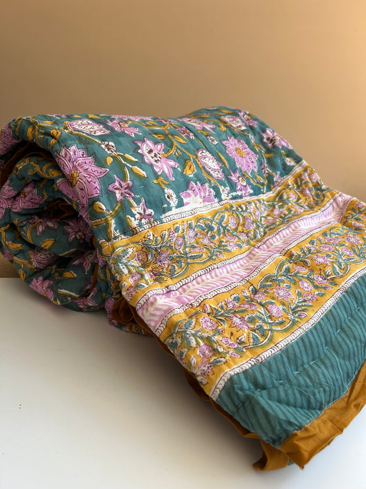 Padded blanket - green-blue/ochre